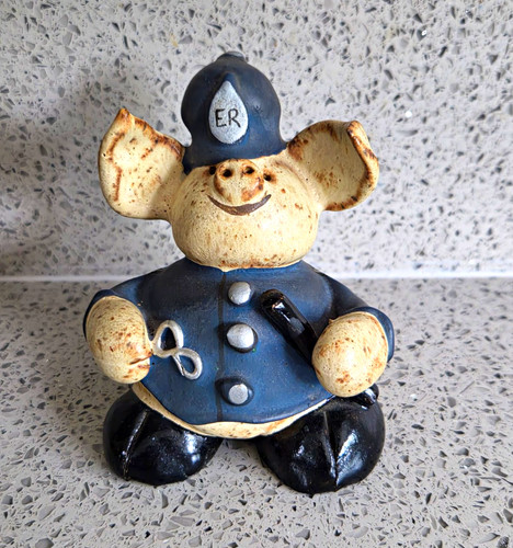 Pigmania pottery pig - pigmania,